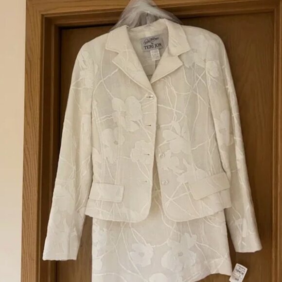 TeriJon suit - Picture 1 of 2